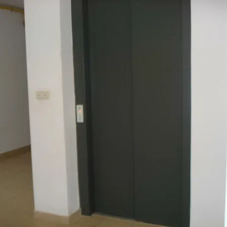 Suzy With Private Parking