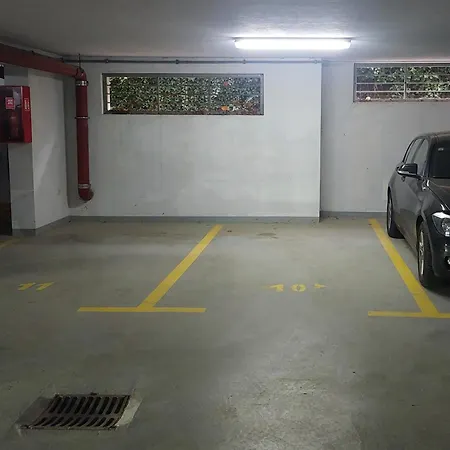 Suzy With Private Parking 아파트 *
